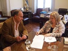 Giudici firmó el acta de compromiso comunal