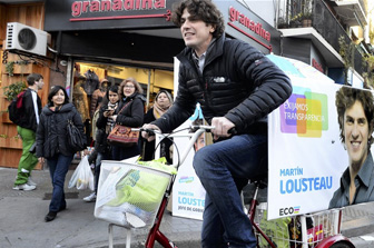 Lousteau cerró dialogando con los vecinos