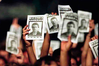 Una página negra en nuestra historia: una ataque a la libertad de expresión y a la democracia