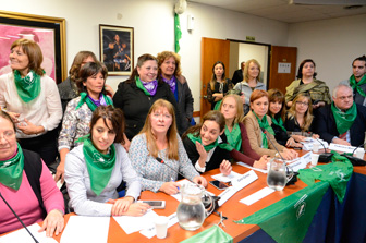 “Los derechos no tienen partidos, tienen razones: el debate sobre #AbortoLegal”